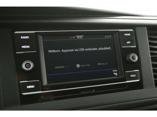 Volkswagen Transporter 2.0 TDI L2H1 | DC | 6 Zits | Airco | Camera | Trekhaak | Carplay ActivLease financial lease