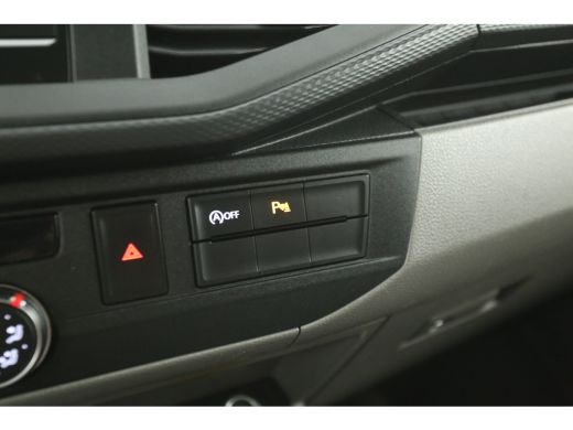 Volkswagen Transporter 2.0 TDI L2H1 | DC | 6 Zits | Airco | Camera | Trekhaak | Carplay ActivLease financial lease