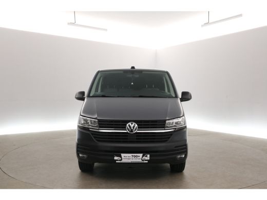Volkswagen Transporter 2.0 TDI L2H1 | DC | 6 Zits | Airco | Camera | Trekhaak | Carplay ActivLease financial lease