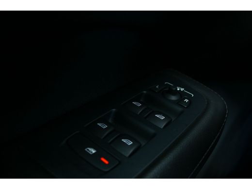 Volvo  V60 2.0 B3 MOMENTUM ADVANTAGE / CAMERA / LED / 17"LMV / NAVI / CLIMA / PDC / BLUETOOTH / CRUISECONTRO... ActivLease financial lease
