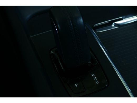 Volvo  V60 2.0 B3 MOMENTUM ADVANTAGE / CAMERA / LED / 17"LMV / NAVI / CLIMA / PDC / BLUETOOTH / CRUISECONTRO... ActivLease financial lease