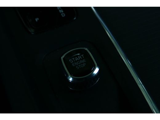Volvo  V60 2.0 B3 MOMENTUM ADVANTAGE / CAMERA / LED / 17"LMV / NAVI / CLIMA / PDC / BLUETOOTH / CRUISECONTRO... ActivLease financial lease