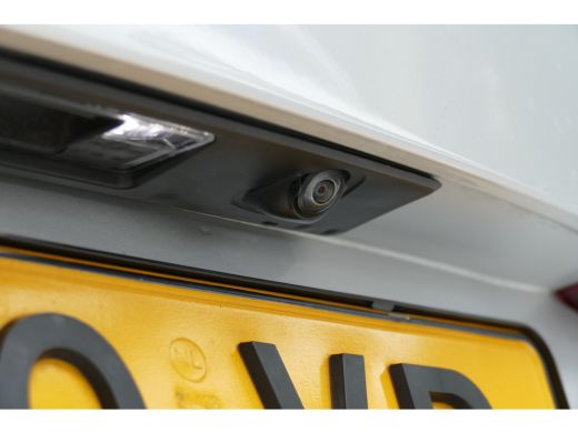 Volvo  V60 2.0 B3 MOMENTUM ADVANTAGE / CAMERA / LED / 17"LMV / NAVI / CLIMA / PDC / BLUETOOTH / CRUISECONTRO... ActivLease financial lease
