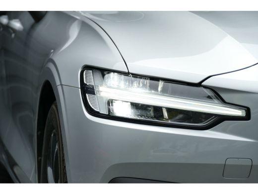 Volvo  V60 2.0 B3 MOMENTUM ADVANTAGE / CAMERA / LED / 17"LMV / NAVI / CLIMA / PDC / BLUETOOTH / CRUISECONTRO... ActivLease financial lease