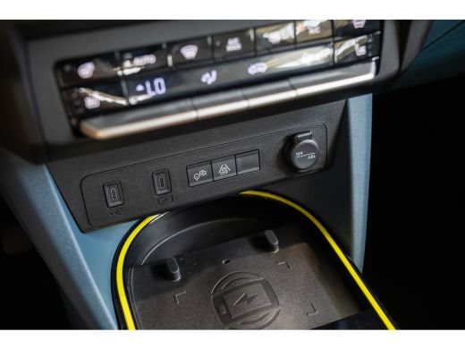 Fiat Grande Panda La Prima 44 kWh | Tot 8 Jaar Garantie | Stoelverwarming | Camera | Navigatie | Apple Carplay & An... ActivLease financial lease