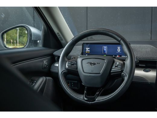 Ford Mustang Mach-E Mach-E RWD 75 kWh | 100% dealer o.h. | SOH 95% | Panoramadak | BTW auto | Leder | Elec. achterkle... ActivLease financial lease
