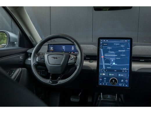 Ford Mustang Mach-E Mach-E RWD 75 kWh | 100% dealer o.h. | SOH 95% | Panoramadak | BTW auto | Leder | Elec. achterkle... ActivLease financial lease