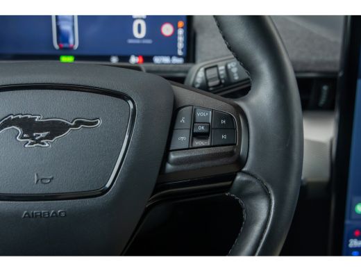 Ford Mustang Mach-E Mach-E RWD 75 kWh | 100% dealer o.h. | SOH 95% | Panoramadak | BTW auto | Leder | Elec. achterkle... ActivLease financial lease