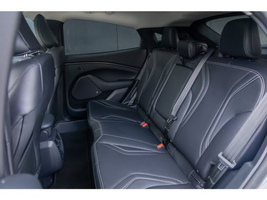 Ford Mustang Mach-E Mach-E RWD 75 kWh | 100% dealer o.h. | SOH 95% | Panoramadak | BTW auto | Leder | Elec. achterkle... ActivLease financial lease
