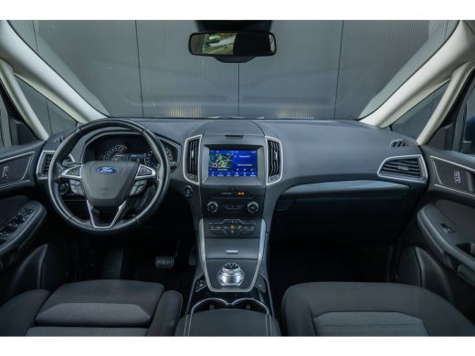 Ford S-Max Hybrid Titanium | Automaat | Camera | AGR-stoel | Privacy-glass | Winter-pack | Adaptieve cruise ... ActivLease financial lease