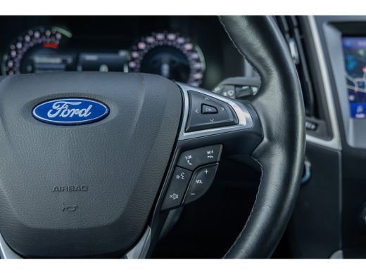Ford S-Max Hybrid Titanium | Automaat | Camera | AGR-stoel | Privacy-glass | Winter-pack | Adaptieve cruise ... ActivLease financial lease
