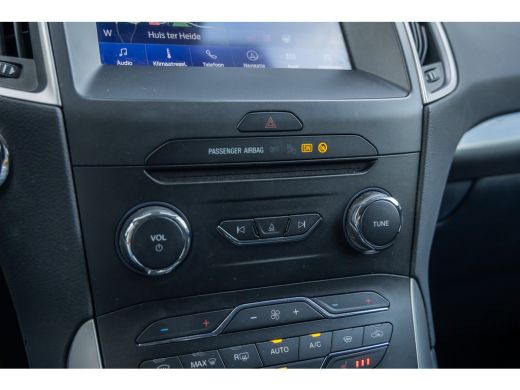 Ford S-Max Hybrid Titanium | Automaat | Camera | AGR-stoel | Privacy-glass | Winter-pack | Adaptieve cruise ... ActivLease financial lease