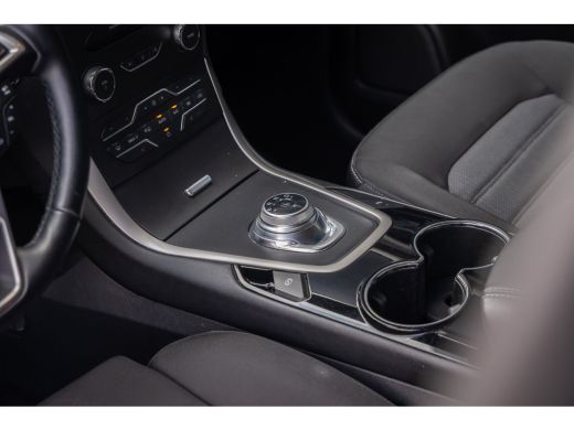 Ford S-Max Hybrid Titanium | Automaat | Camera | AGR-stoel | Privacy-glass | Winter-pack | Adaptieve cruise ... ActivLease financial lease