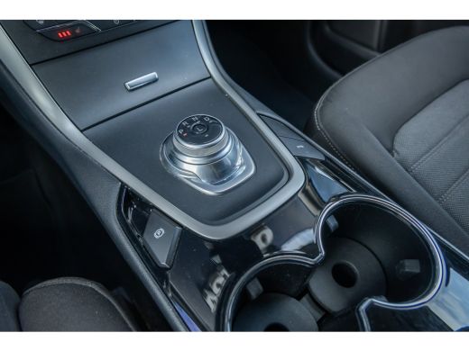 Ford S-Max Hybrid Titanium | Automaat | Camera | AGR-stoel | Privacy-glass | Winter-pack | Adaptieve cruise ... ActivLease financial lease