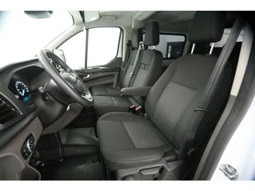 Ford Transit Custom 2.0 TDCI L2H1 | DC | 6 Zits | Aut. | Airco | Cruise | Camera | Trekhaak | Carplay | 2xSchuifdeur ActivLease financial lease
