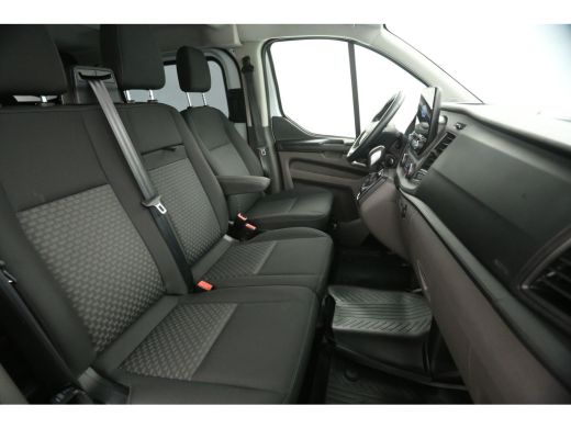 Ford Transit Custom 2.0 TDCI L2H1 | DC | 6 Zits | Aut. | Airco | Cruise | Camera | Trekhaak | Carplay | 2xSchuifdeur ActivLease financial lease