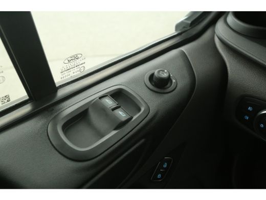 Ford Transit Custom 2.0 TDCI L2H1 | DC | 6 Zits | Aut. | Airco | Cruise | Camera | Trekhaak | Carplay | 2xSchuifdeur ActivLease financial lease