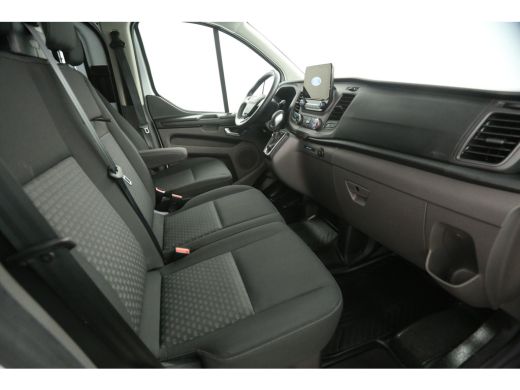 Ford Transit Custom 2.0 TDCI L2H1 | DC | 6 Zits | Aut. | Airco | Cruise | Camera | Trekhaak | Carplay | 2xSchuifdeur ActivLease financial lease