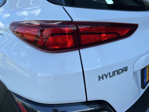 Hyundai Kona 1.6 GDI 141pk HEV Comfort | Camera | Climate controle | Cruise controle | Carplay | 16'' Velgen |... ActivLease financial lease