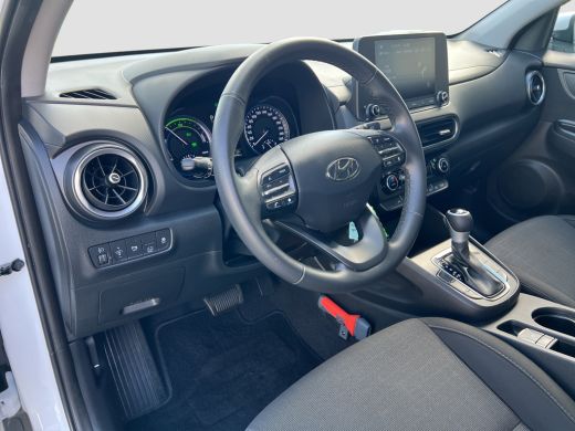 Hyundai Kona 1.6 GDI 141pk HEV Comfort | Camera | Climate controle | Cruise controle | Carplay | 16'' Velgen |... ActivLease financial lease