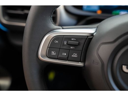 Jeep Avenger Summit 54 kWh | SOH 97% | Warmtepomp | Camera | Apple Carplay & Android Auto | Climate Controle |... ActivLease financial lease