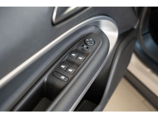 Jeep Avenger Summit 54 kWh | SOH 97% | Warmtepomp | Camera | Apple Carplay & Android Auto | Climate Controle |... ActivLease financial lease