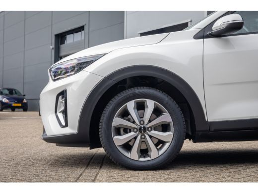 Kia Stonic 1.0 T-GDi MHEV DynamicPlusLine | Camera | Apple Carplay/Android Auto | Keyless entry/start | Navi... ActivLease financial lease