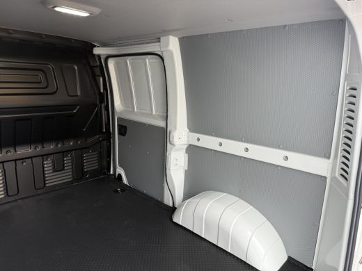 Maxus eDeliver3 50 kWh 122PK Nieuw! L1 SWB Elektrisch 50kWh 227km WLTP Carplay Touchscreen scherm Camera Parkeers... ActivLease financial lease
