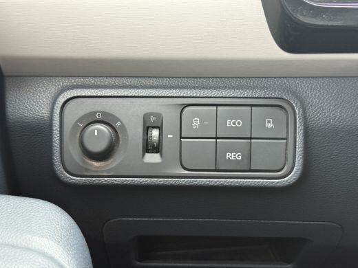 Maxus eDeliver3 50 kWh 122PK Nieuw! L1 SWB Elektrisch 50kWh 227km WLTP Carplay Touchscreen scherm Camera Parkeers... ActivLease financial lease
