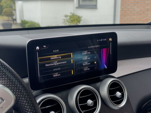 Mercedes-Benz GLC 300e AUT9 4MATIC AMG-STYLING PANODAK LEDER NAVI CAMERA DIGI-DASH LED LMV PDC ActivLease financial lease