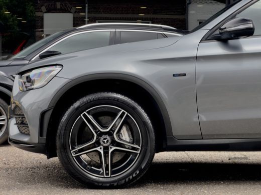 Mercedes-Benz GLC 300e AUT9 4MATIC AMG-STYLING PANODAK LEDER NAVI CAMERA DIGI-DASH LED LMV PDC ActivLease financial lease
