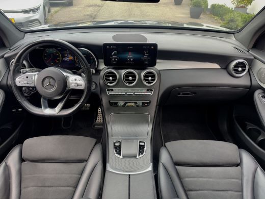 Mercedes-Benz GLC 300e AUT9 4MATIC AMG-STYLING PANODAK LEDER NAVI CAMERA DIGI-DASH LED LMV PDC ActivLease financial lease