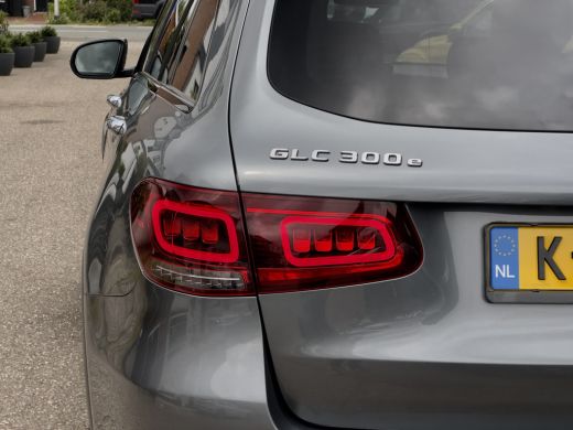 Mercedes-Benz GLC 300e AUT9 4MATIC AMG-STYLING PANODAK LEDER NAVI CAMERA DIGI-DASH LED LMV PDC ActivLease financial lease