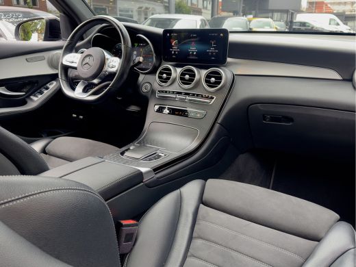 Mercedes-Benz GLC 300e AUT9 4MATIC AMG-STYLING PANODAK LEDER NAVI CAMERA DIGI-DASH LED LMV PDC ActivLease financial lease