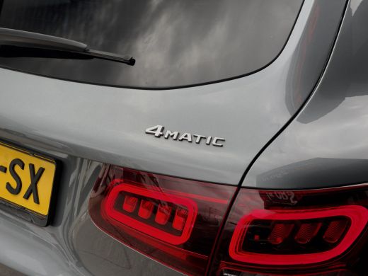 Mercedes-Benz GLC 300e AUT9 4MATIC AMG-STYLING PANODAK LEDER NAVI CAMERA DIGI-DASH LED LMV PDC ActivLease financial lease