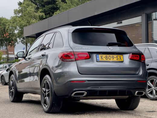 Mercedes-Benz GLC 300e AUT9 4MATIC AMG-STYLING PANODAK LEDER NAVI CAMERA DIGI-DASH LED LMV PDC ActivLease financial lease