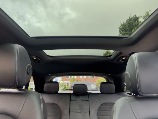 Mercedes-Benz GLC 300e AUT9 4MATIC AMG-STYLING PANODAK LEDER NAVI CAMERA DIGI-DASH LED LMV PDC ActivLease financial lease