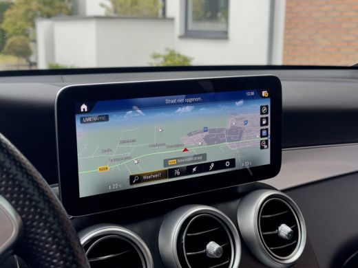 Mercedes-Benz GLC 300e AUT9 4MATIC AMG-STYLING PANODAK LEDER NAVI CAMERA DIGI-DASH LED LMV PDC ActivLease financial lease