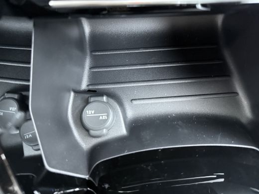 Peugeot 208 GT | Elektrische parkeerrem | Extra getinte achterste zijruiten en achterruit | Extra getinte ach... ActivLease financial lease