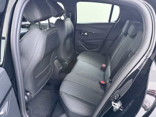 Peugeot 208 GT | Elektrische parkeerrem | Extra getinte achterste zijruiten en achterruit | Extra getinte ach... ActivLease financial lease