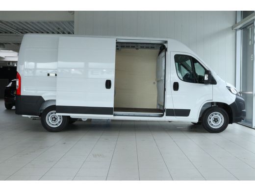 Peugeot Boxer 2.2 BlueHDi 140 S&S L3H2 3.5t | Cruise Control | Betimmering | Camera | Navi | LED | Carplay | Cl... ActivLease financial lease