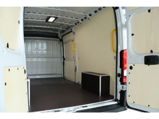 Peugeot Boxer 2.2 BlueHDi 140 S&S L3H2 3.5t | Cruise Control | Betimmering | Camera | Navi | LED | Carplay | Cl... ActivLease financial lease