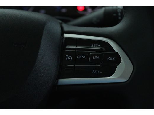 Peugeot Boxer 2.2 BlueHDi 140 S&S L3H2 3.5t | Cruise Control | Betimmering | Camera | Navi | LED | Carplay | Cl... ActivLease financial lease