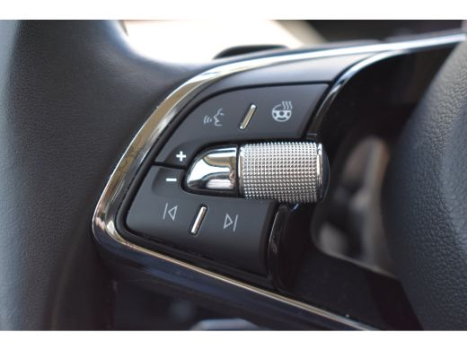Skoda Enyaq iV 60 First Edition | ACC | Camera achter | Dode-hoek detectie | Elektrische stoelen met geheugen | ... ActivLease financial lease