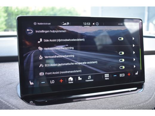 Skoda Enyaq iV 60 First Edition | ACC | Camera achter | Dode-hoek detectie | Elektrische stoelen met geheugen | ... ActivLease financial lease