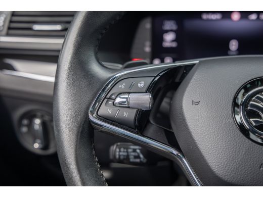 Skoda Superb Combi 1.4 TSI iV PHEV 218PK Laurin & Klement | Leder | Camera | Memory | Canton audio | Cruise ad... ActivLease financial lease
