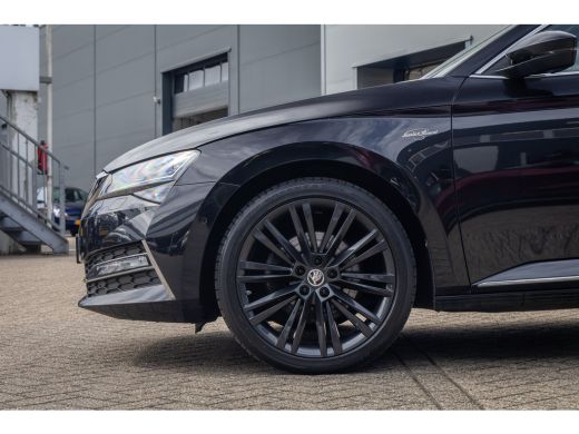 Skoda Superb Combi 1.4 TSI iV PHEV 218PK Laurin & Klement | Leder | Camera | Memory | Canton audio | Cruise ad... ActivLease financial lease