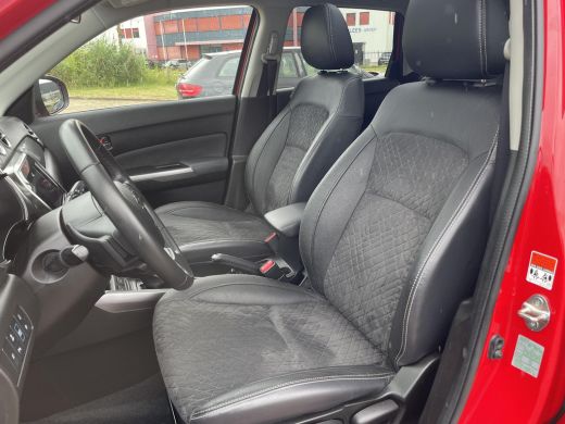 Suzuki Vitara 1.5 Hybrid Style | Stoelverwarming | Panodak | Keyless | Dodehoek detectie | ActivLease financial lease