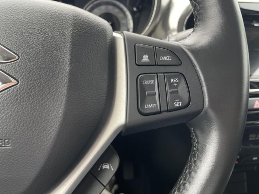 Suzuki Vitara 1.5 Hybrid Style | Stoelverwarming | Panodak | Keyless | Dodehoek detectie | ActivLease financial lease