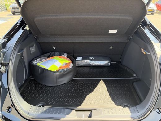 Toyota C-HR 220 Plug-in Hybride Premium ActivLease financial lease